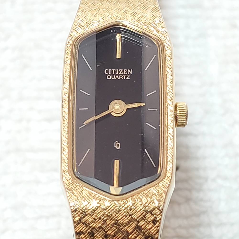 Vintage Citizen Women's Gold Plated Watch 7 Jewels Black Dial Hexagonal Crystal